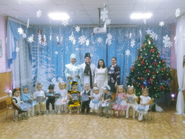 Первый утренник – трогательный и милый Первый утренник – трогательный и милый.